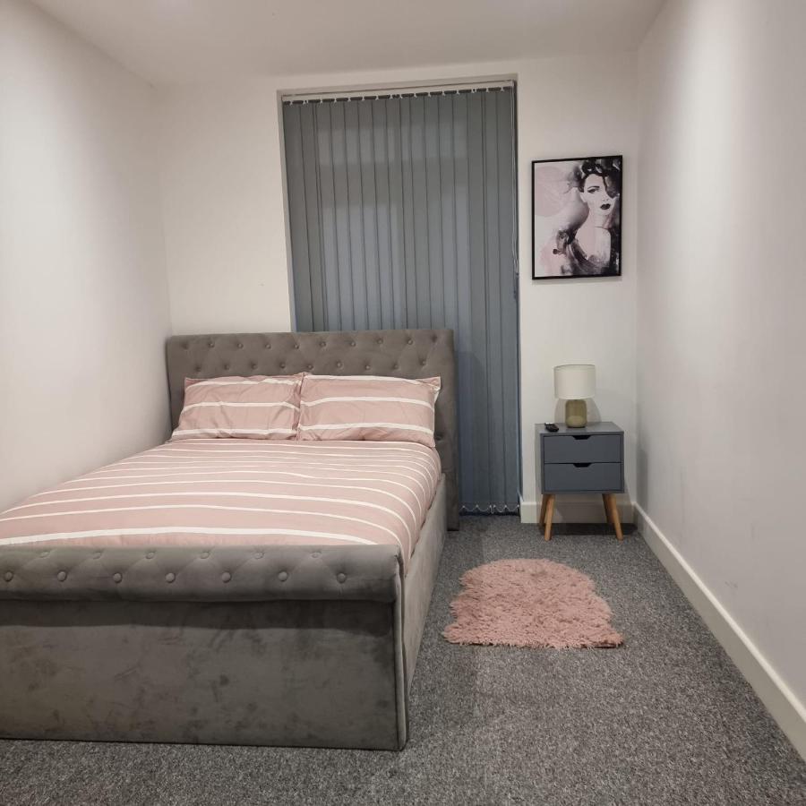 Classic 2 Bed Apartment In Oldkent Road 伦敦 外观 照片